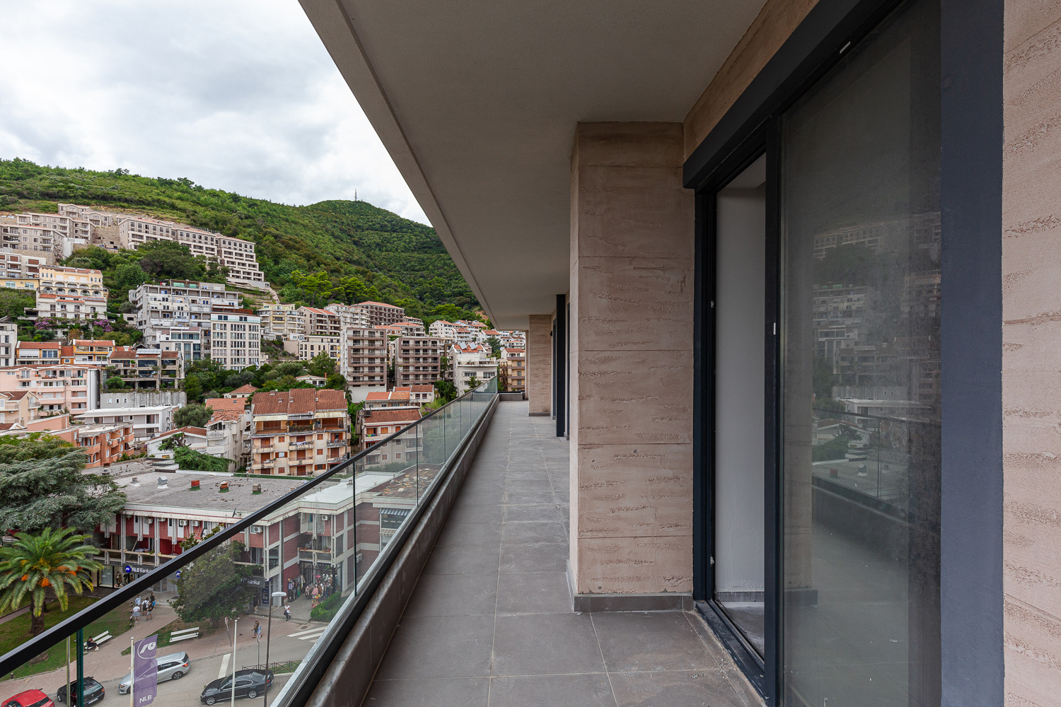 Modern One-Bedroom Apartment in Budva with Optional Garage