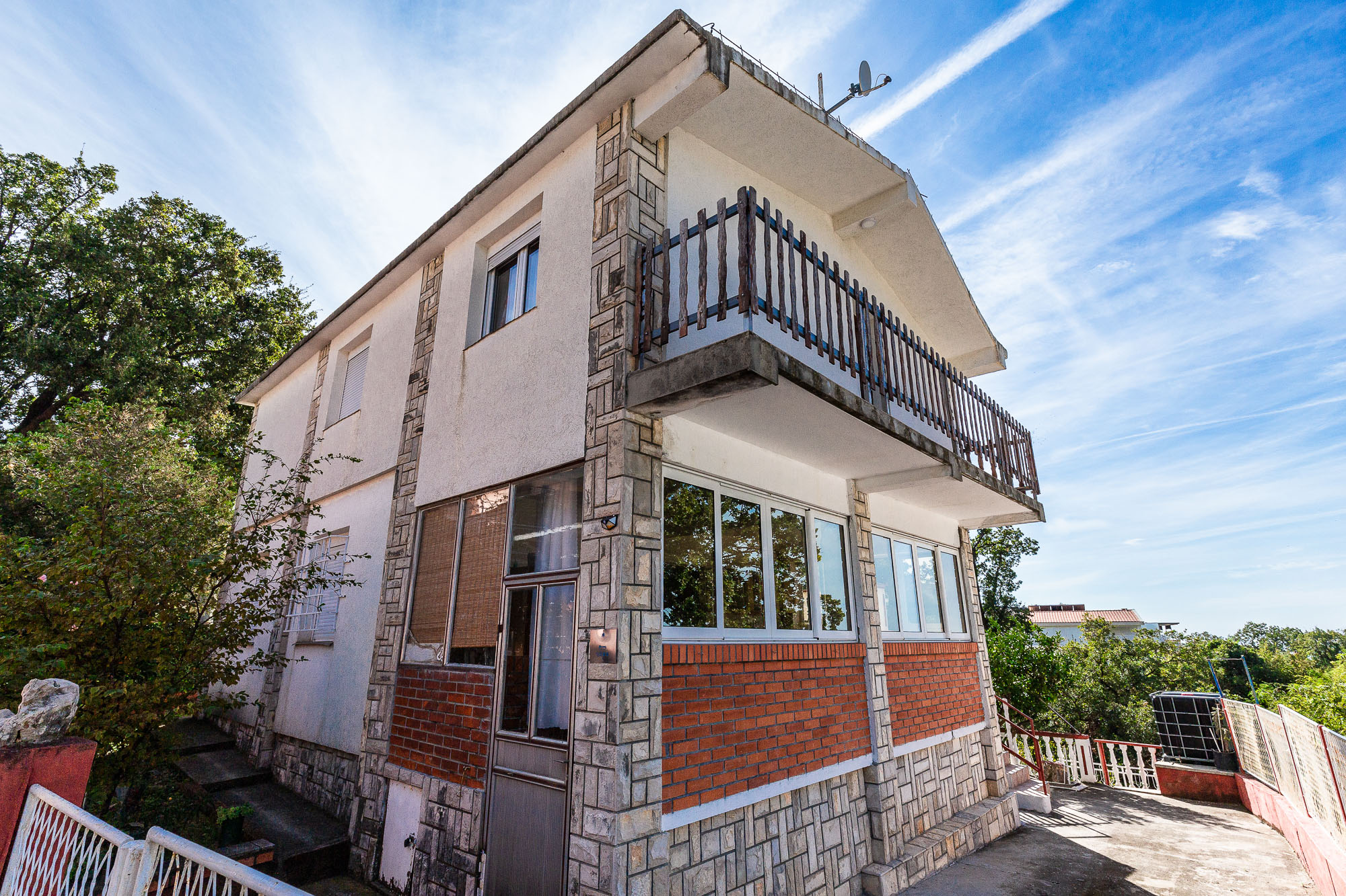 House with a terrace and sea view in Bar