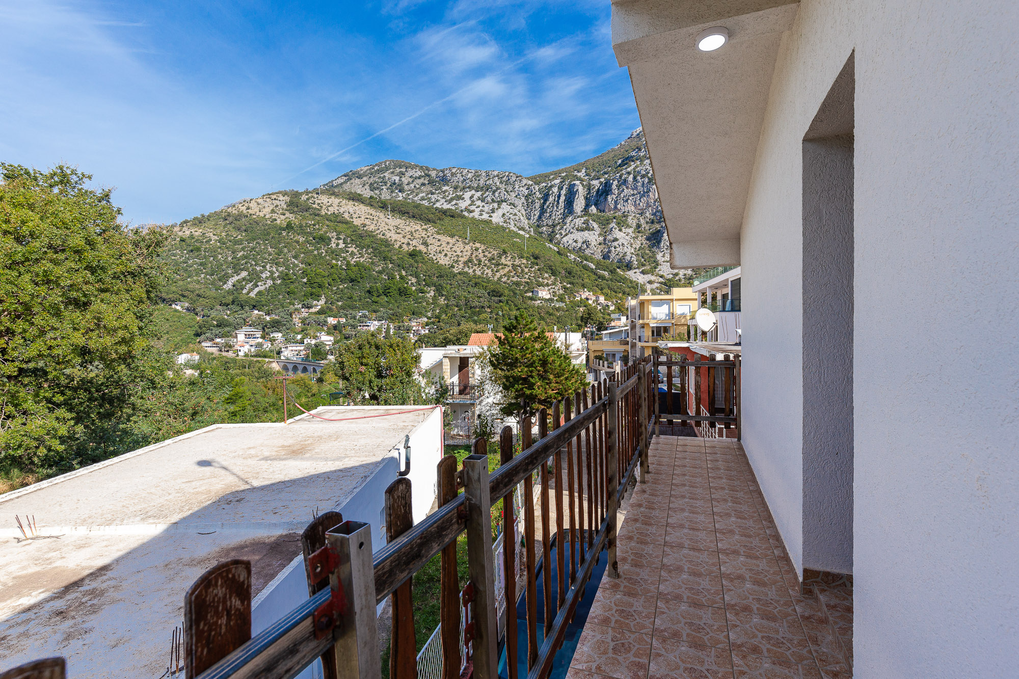 House with a terrace and sea view in Bar