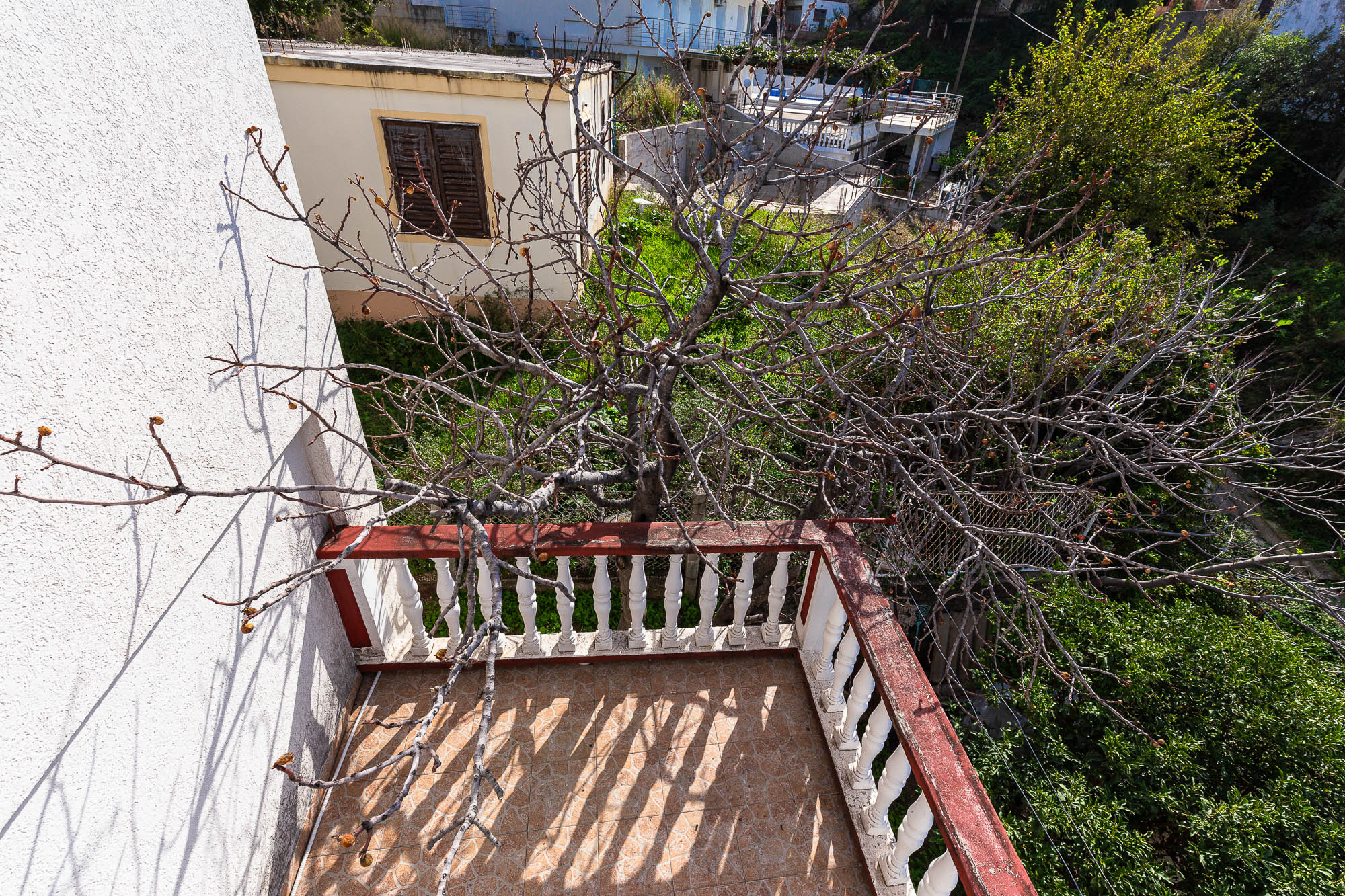 House with a terrace and sea view in Bar