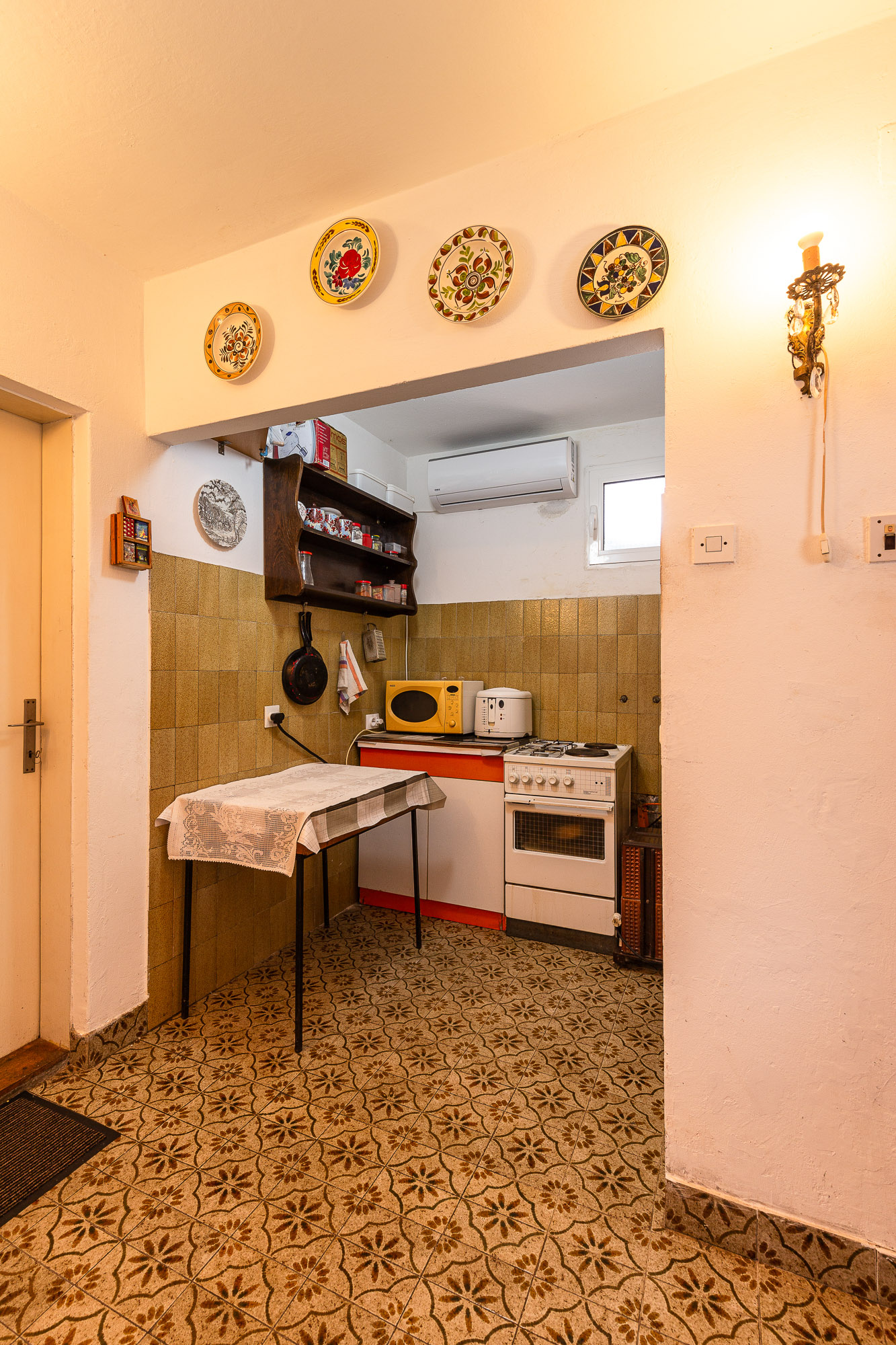 House with a terrace and sea view in Bar