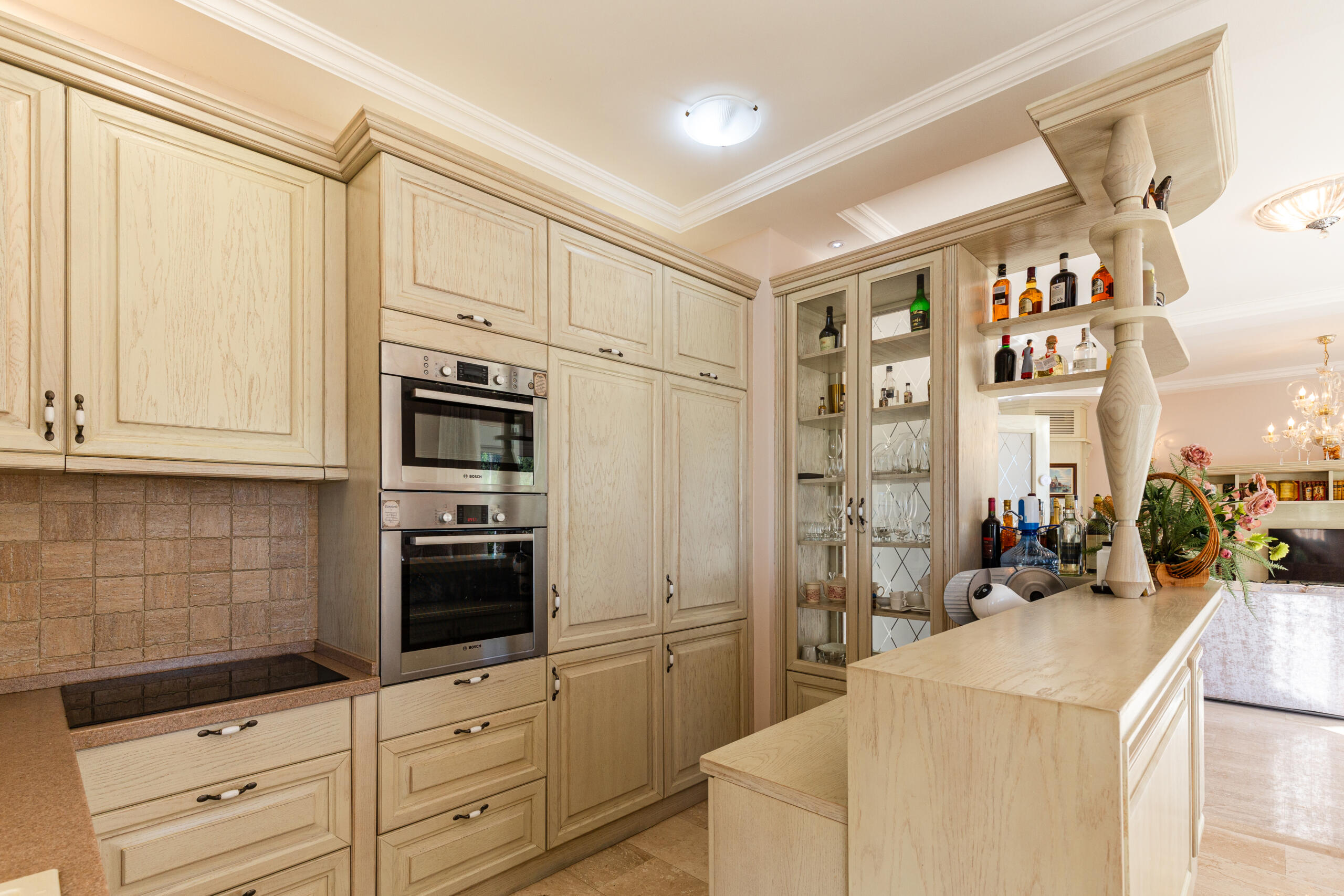 Elegance and serenity in a luxurious villa with natural views.