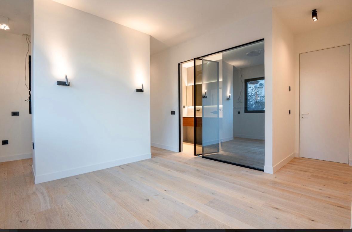 Three-bedroom apartment in Budva with a stunning view