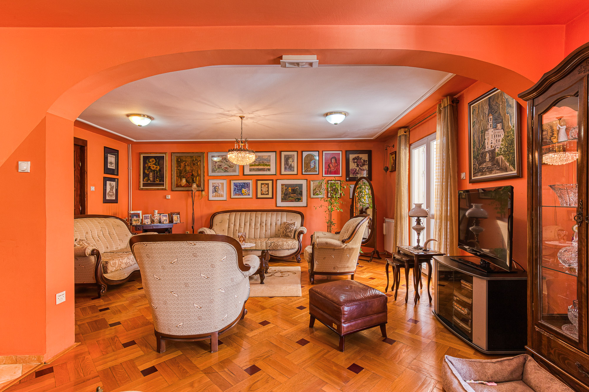 For Sale: Charming House in Bar