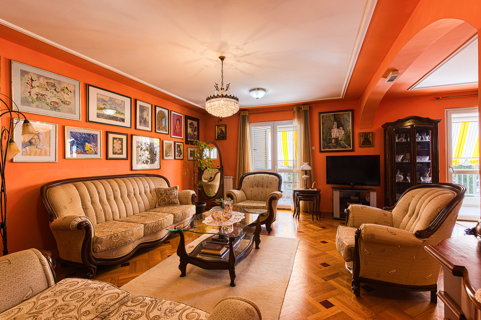 For Sale: Charming House in Bar