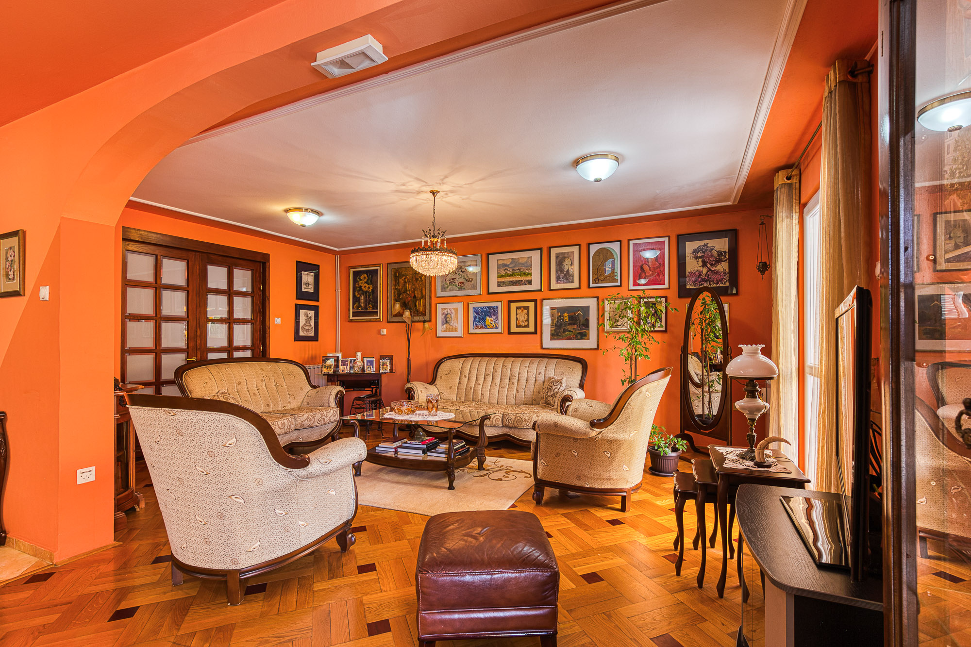 For Sale: Charming House in Bar