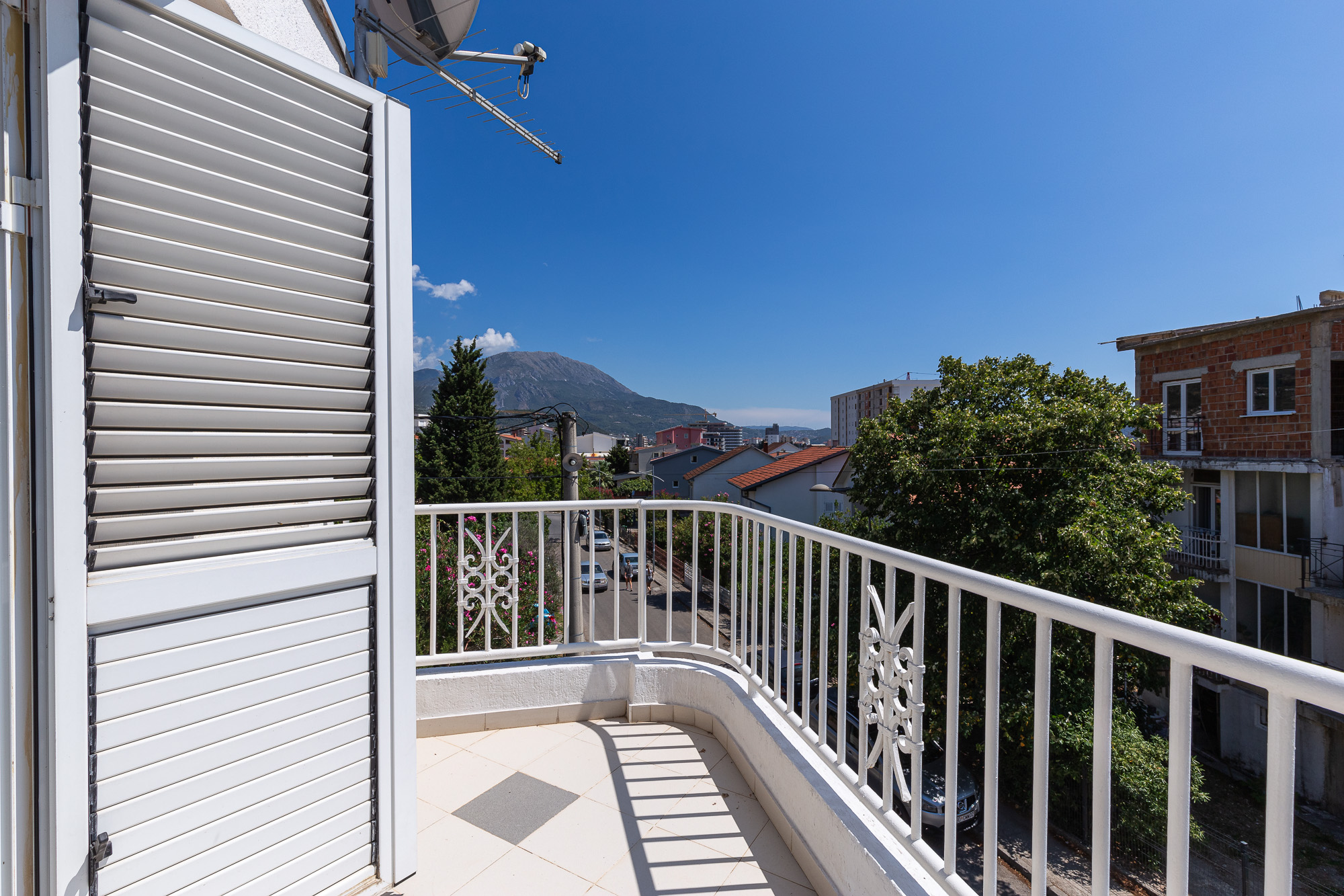 For Sale: Charming House in Bar