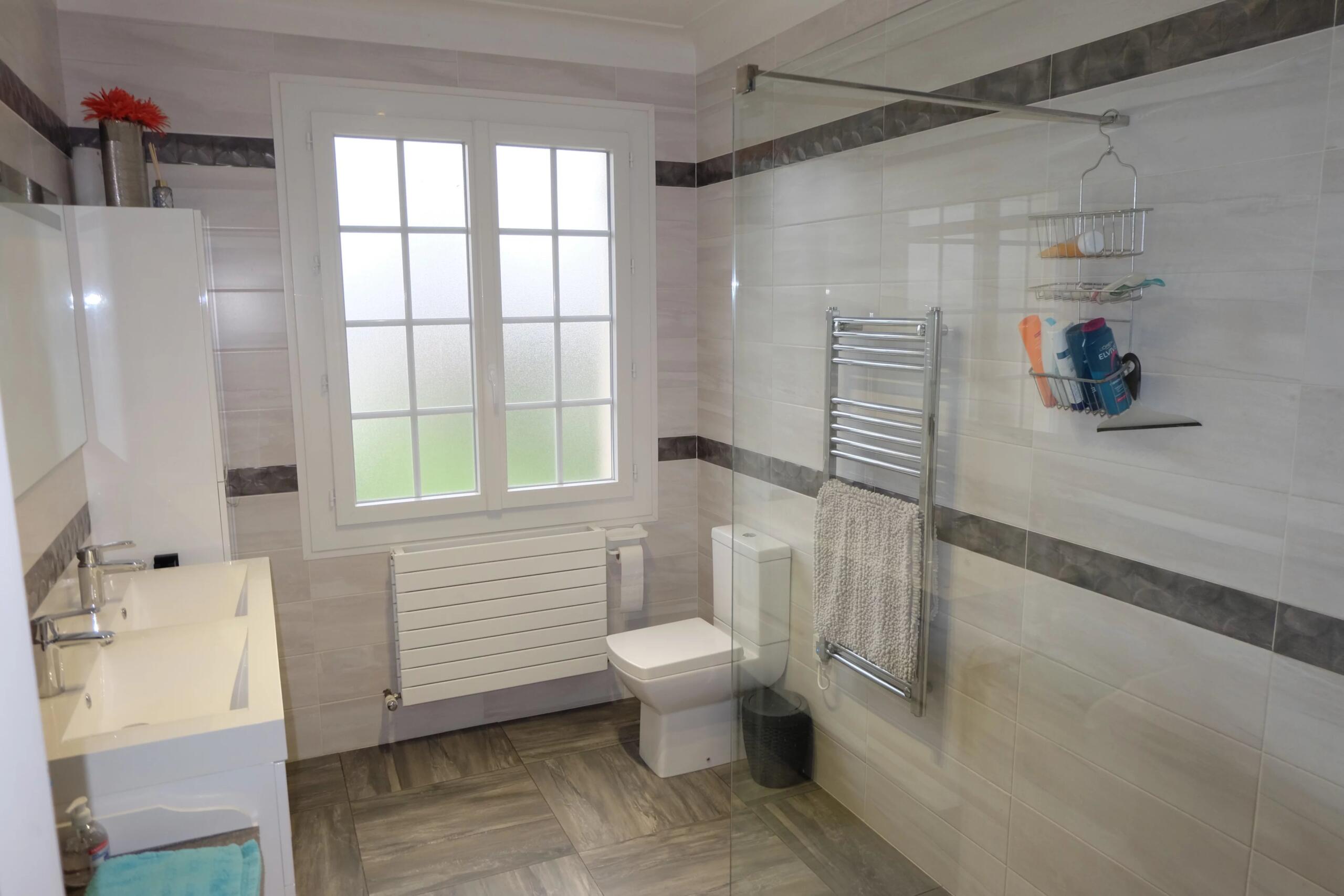 Riverside house with swimming pool, Aquitaine – France – BVI83914