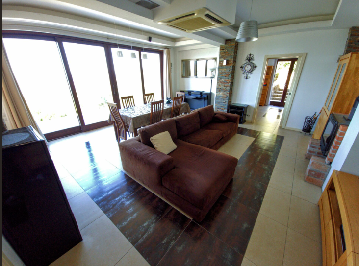 Villa in Rustovo with 5 Bedrooms, 392 m²