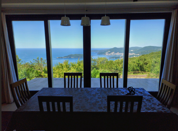 Villa in Rustovo with 5 Bedrooms, 392 m²