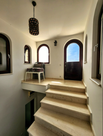 Villa in Rustovo with 5 Bedrooms, 392 m²