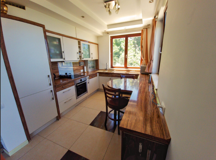 Villa in Rustovo with 5 Bedrooms, 392 m²