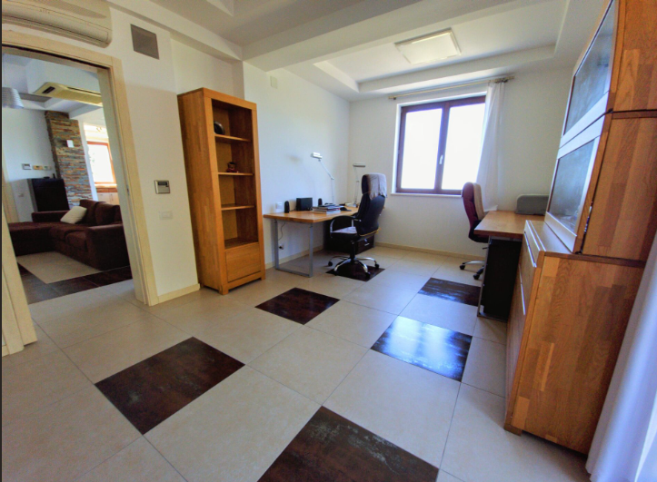 Villa in Rustovo with 5 Bedrooms, 392 m²