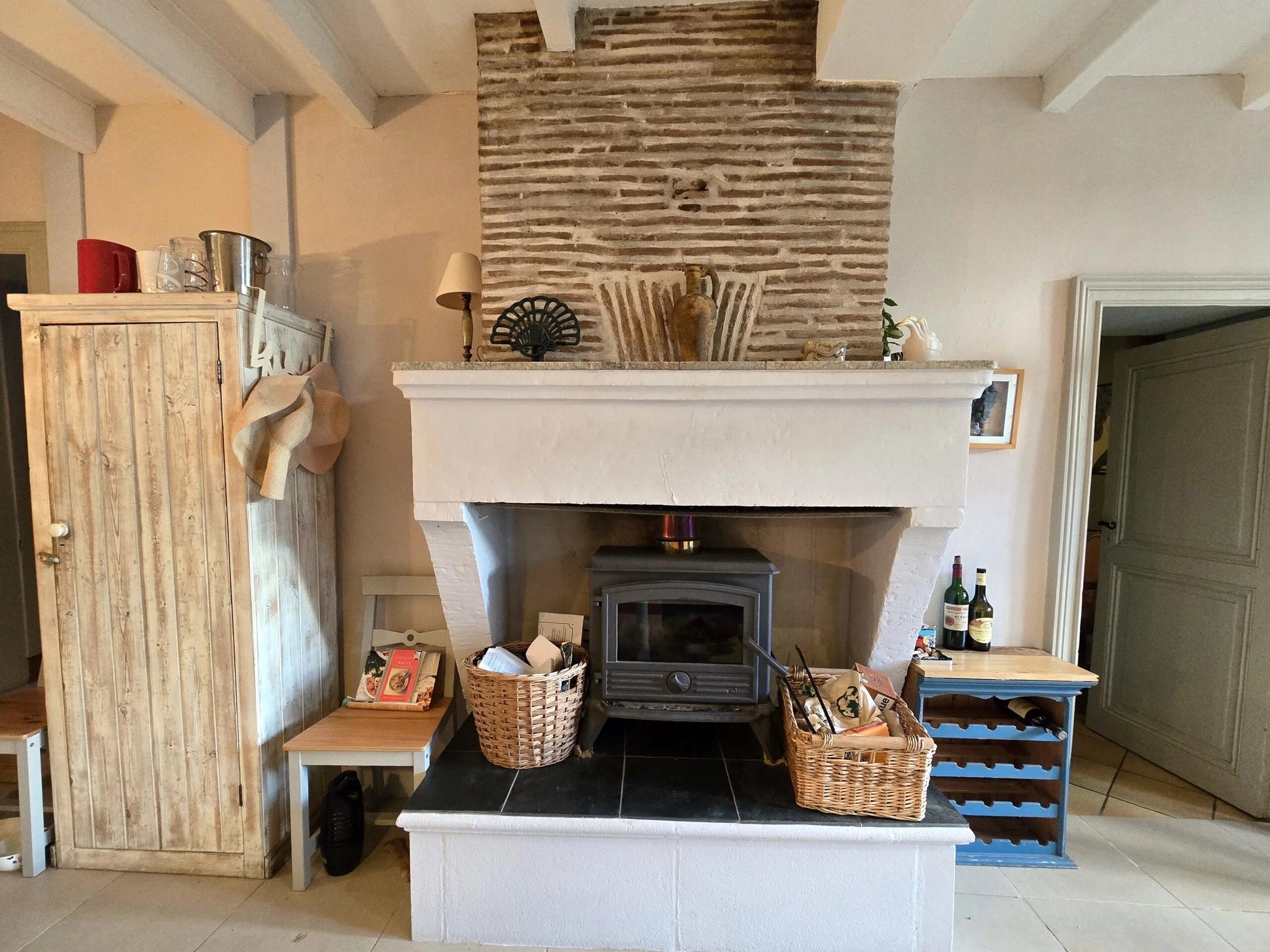 Charming stone country house with pool and summer guest studio, Aquitaine – France – BVI82747