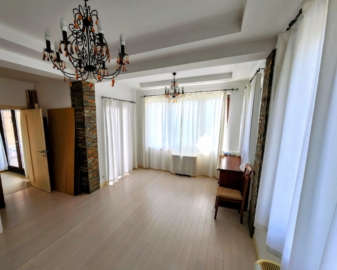 Villa in Rustovo with 5 Bedrooms, 392 m²