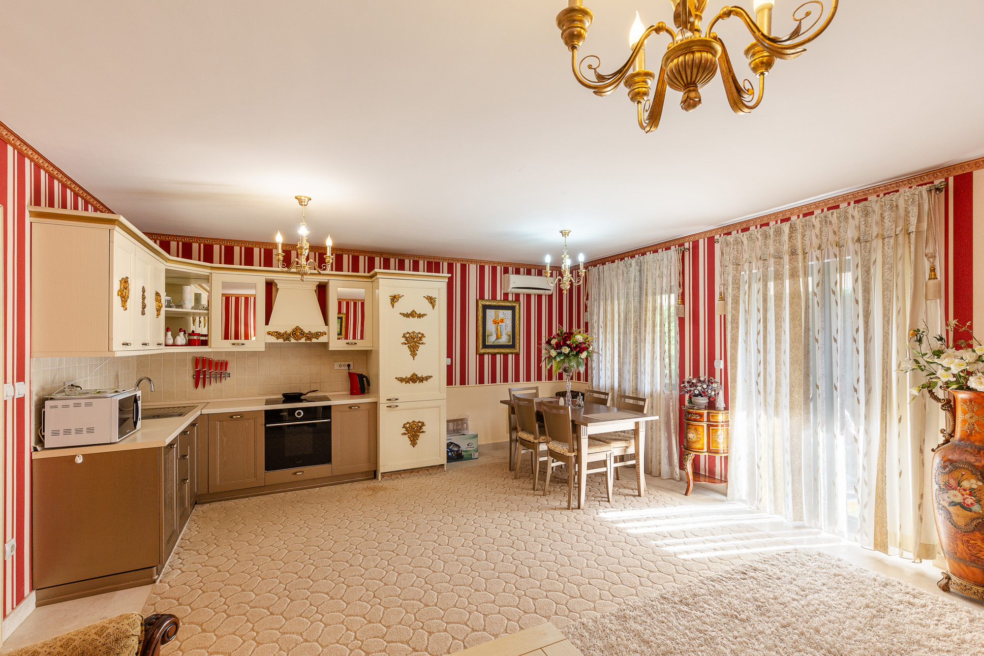 Three-level house with three bedrooms, 176 m², Lastva