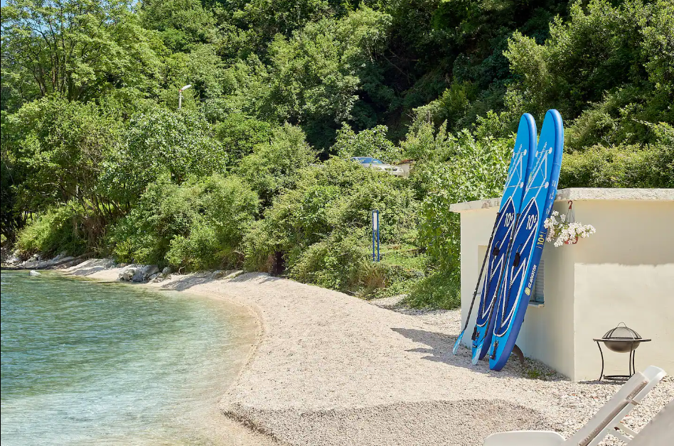 House, 1 room, 55 m² with a 610 m² plot in Kostanjica