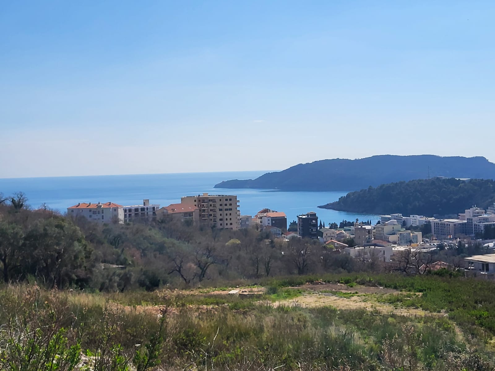 A plot with a house in Ivanovići, 905m²