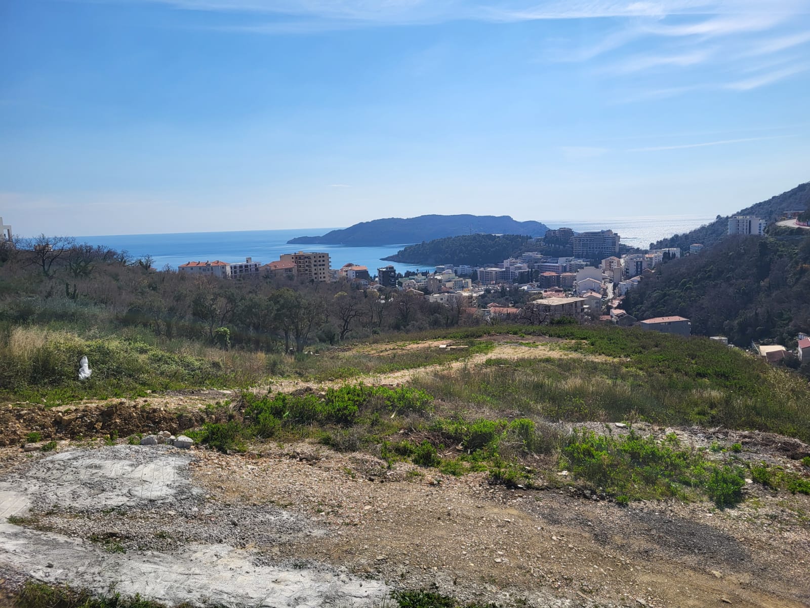 A plot with a house in Ivanovići, 905m²