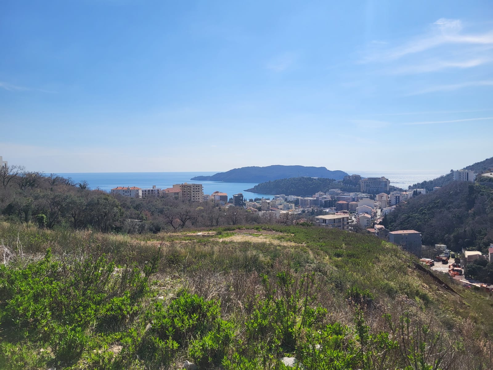 A plot with a house in Ivanovići, 905m²