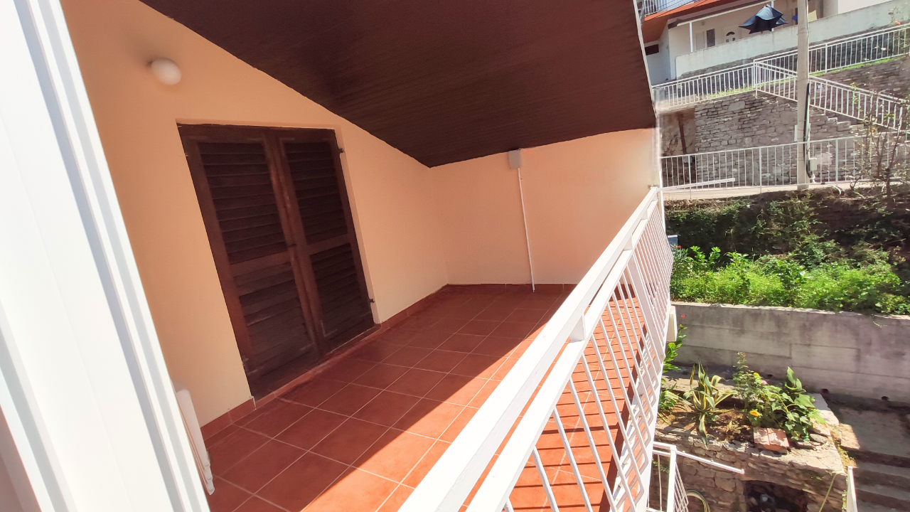 Spacious 85m2 apartment with 3 bedrooms and sea view in Herceg Novi