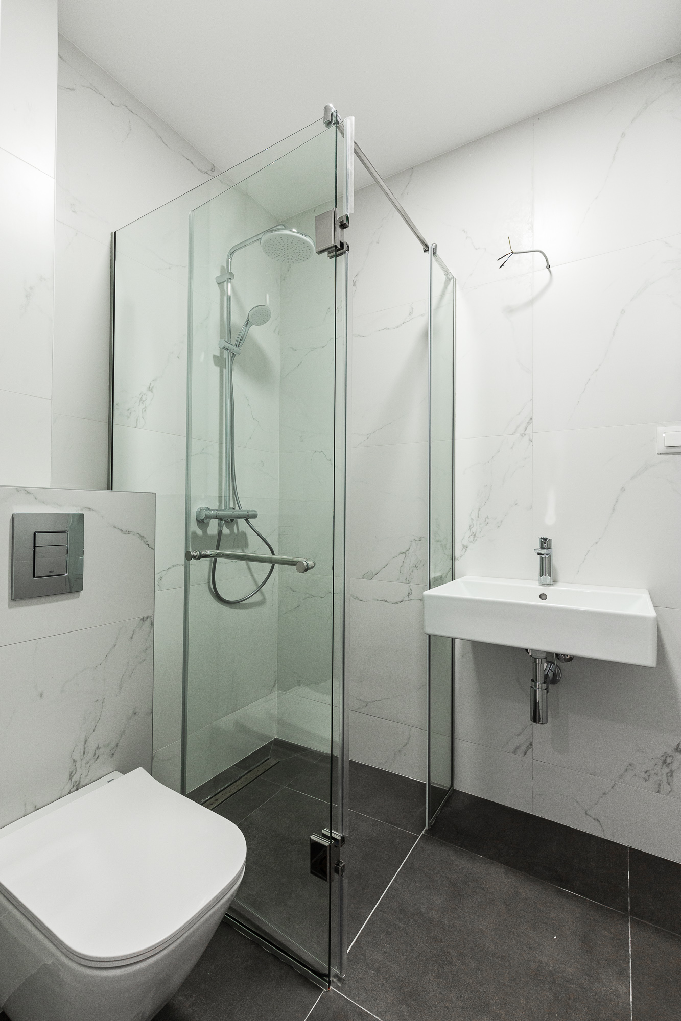 One bedroom apartment in Becici with a sea view