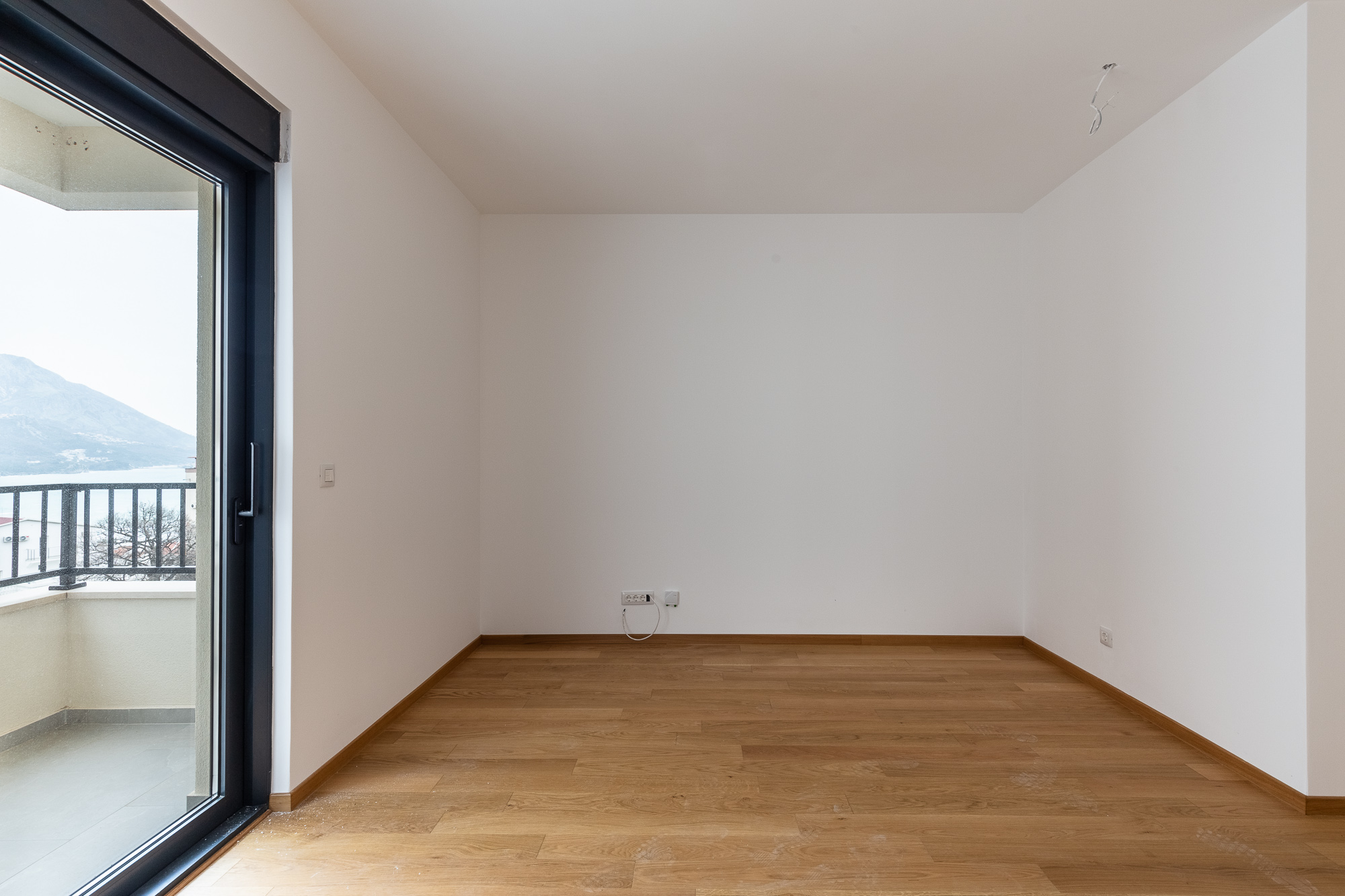 One bedroom apartment in Becici with a sea view