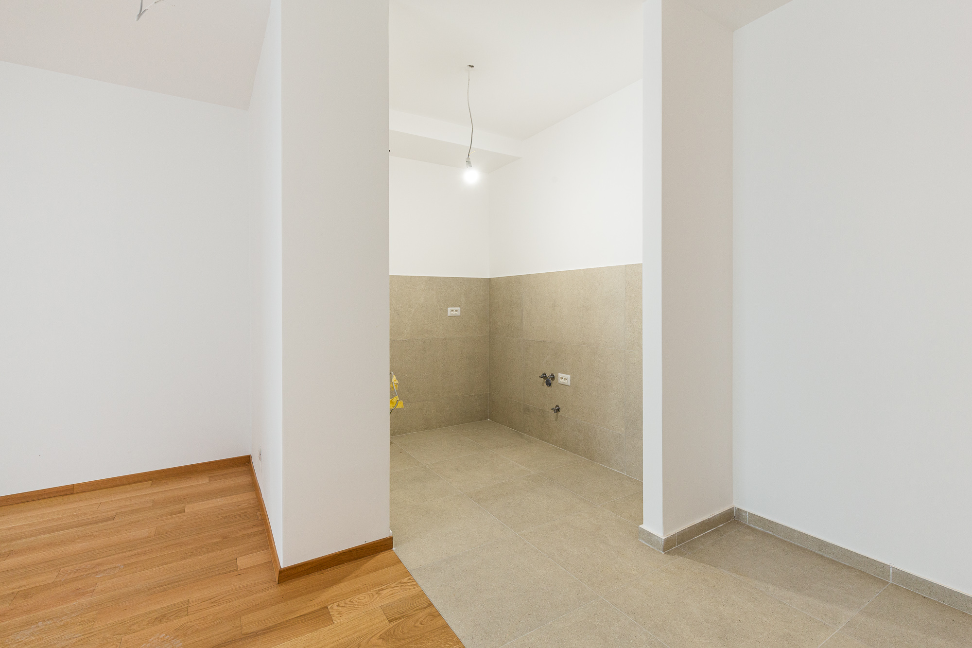 One bedroom apartment in Becici with a sea view