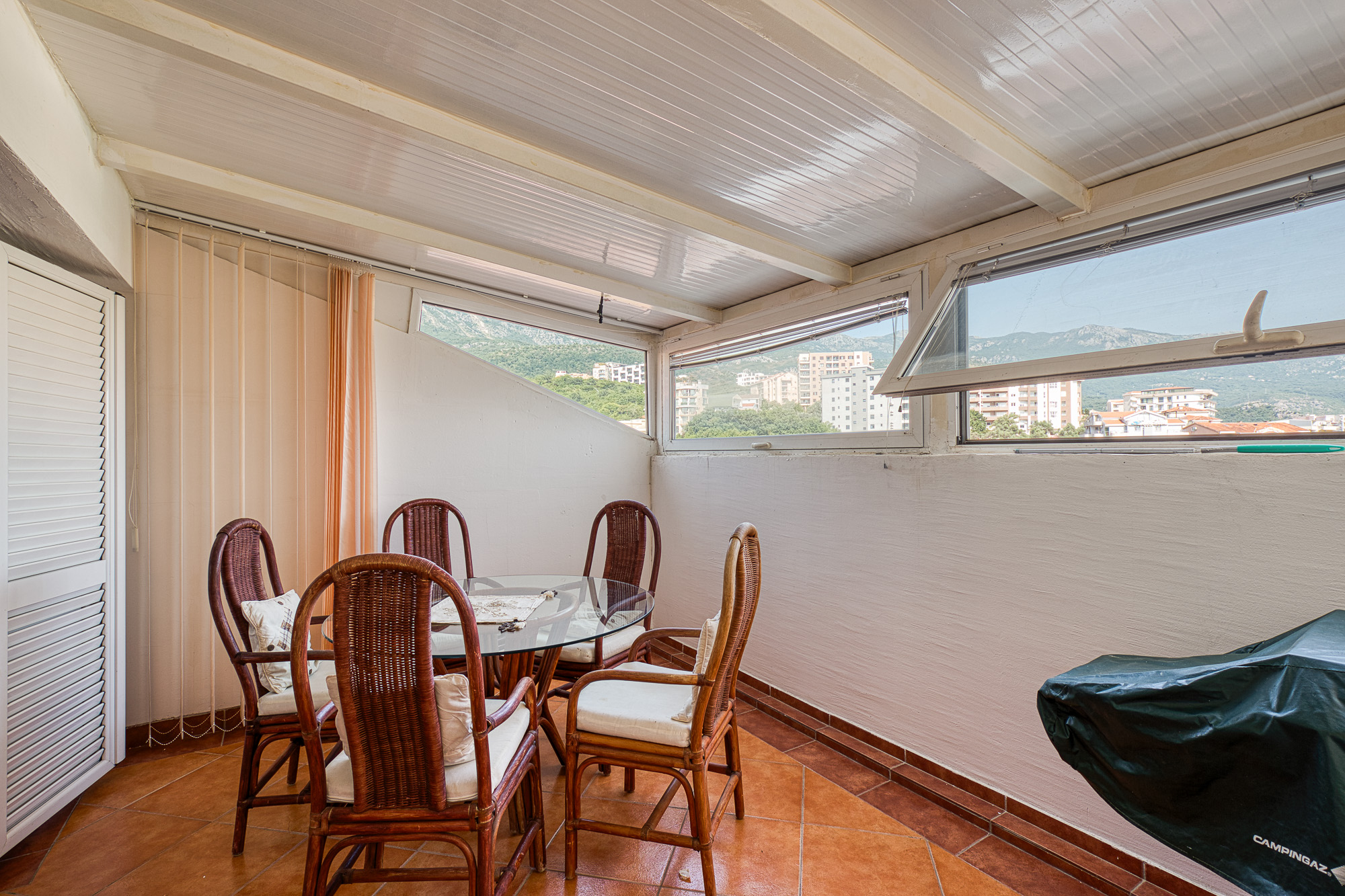 One-bedroom apartment in Bečići, 64m²