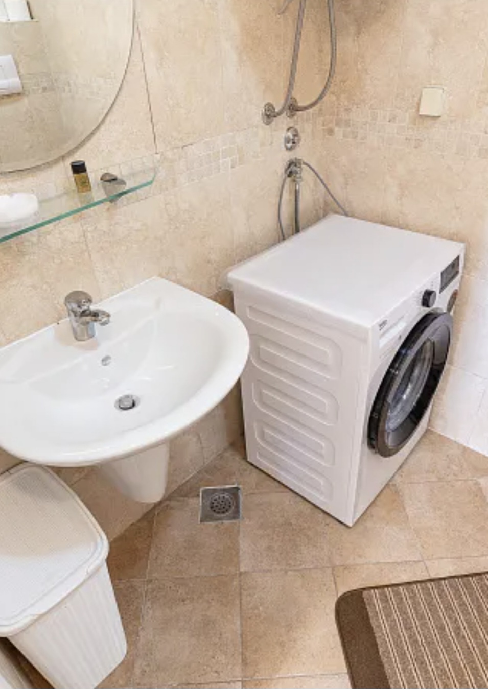 Spacious duplex apartment with sea view in Sveti Stefan