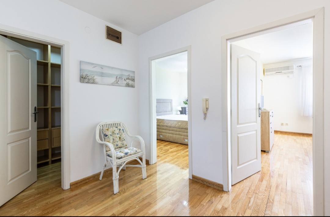 Spacious duplex apartment with sea view in Sveti Stefan