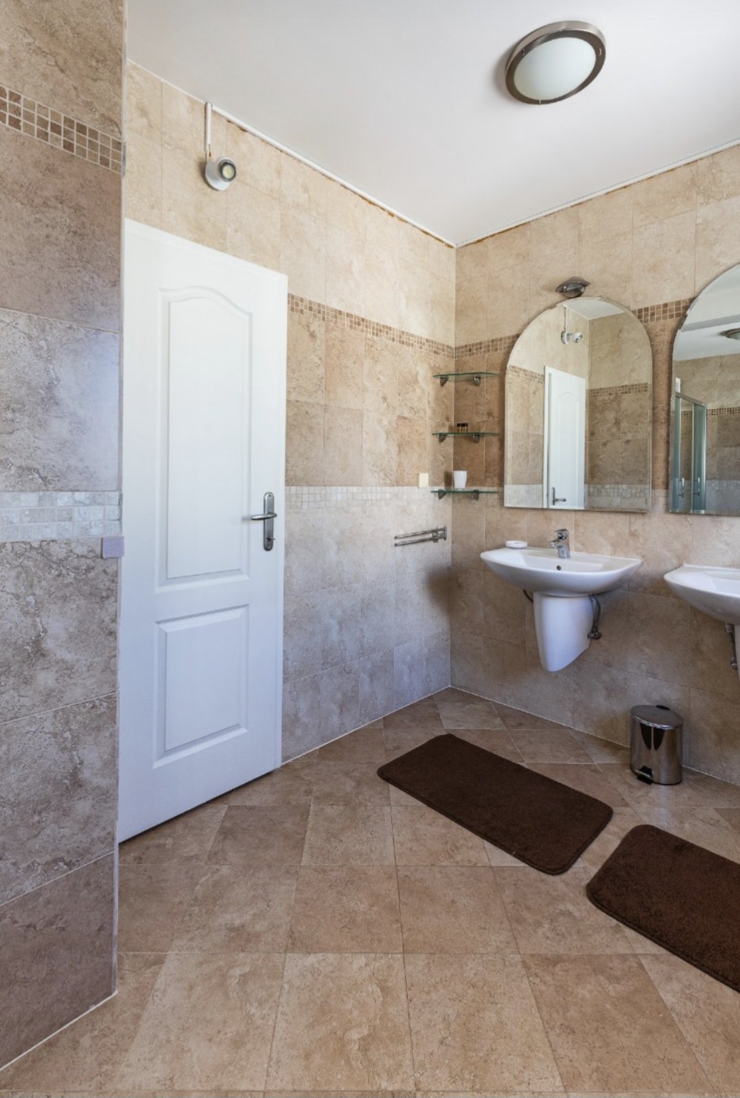 Spacious duplex apartment with sea view in Sveti Stefan