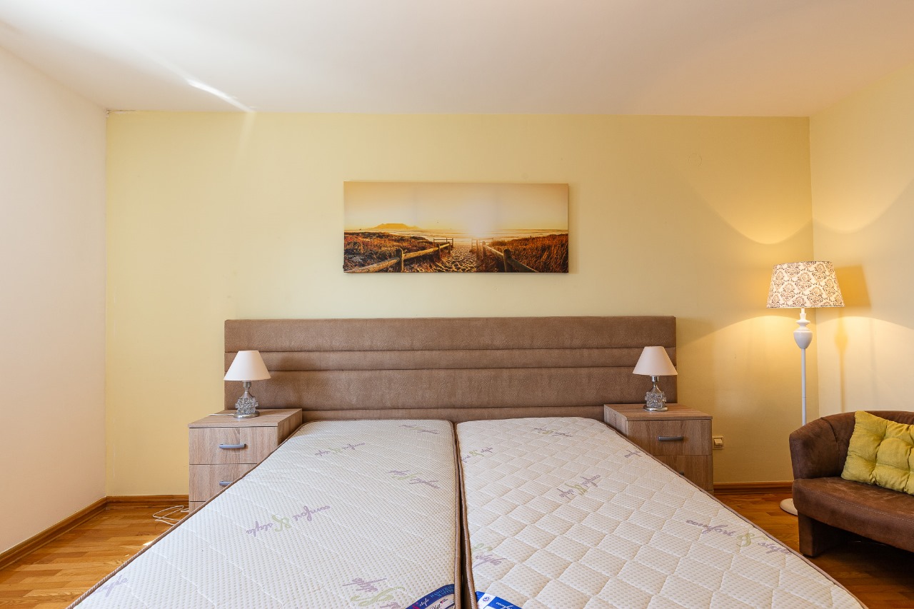 Spacious duplex apartment with sea view in Sveti Stefan