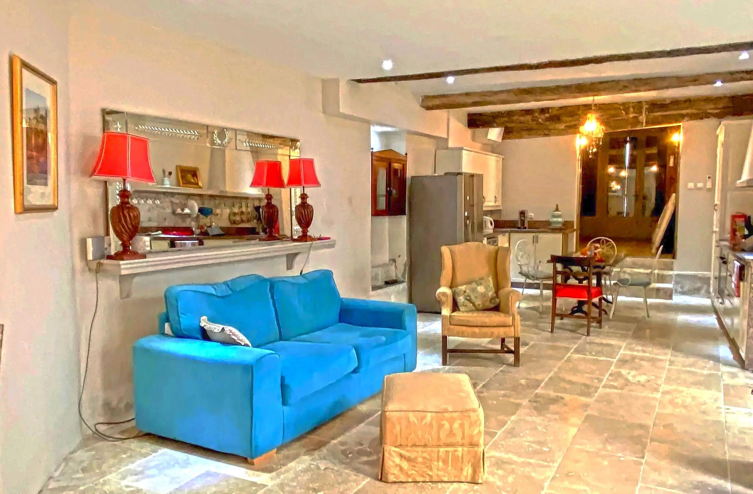 An Exceptional 18th-Century Town House with Rare Provenance, Aquitaine – France – BVI83615
