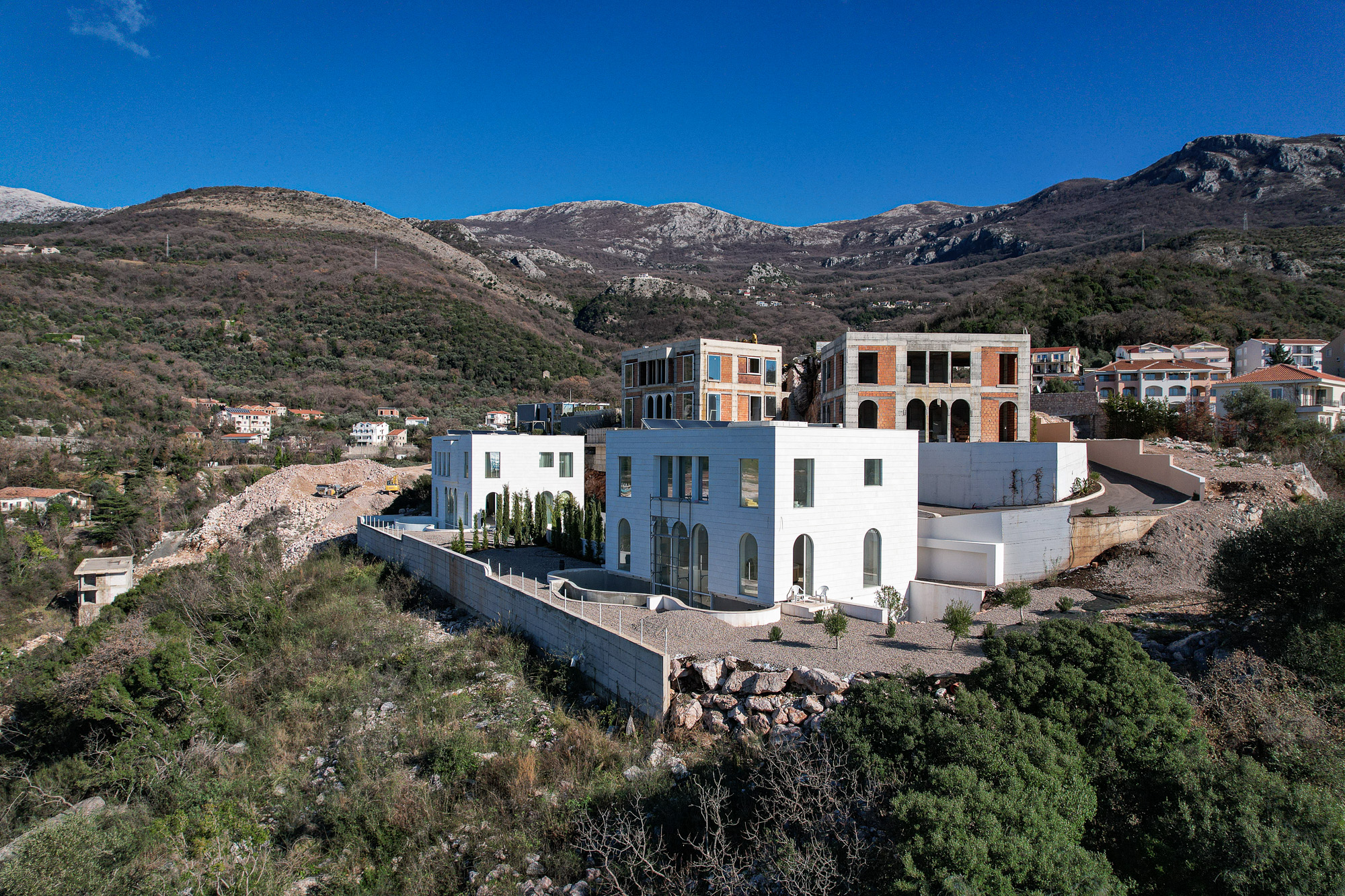 Luxurious villas in the PURE MANSIONS complex