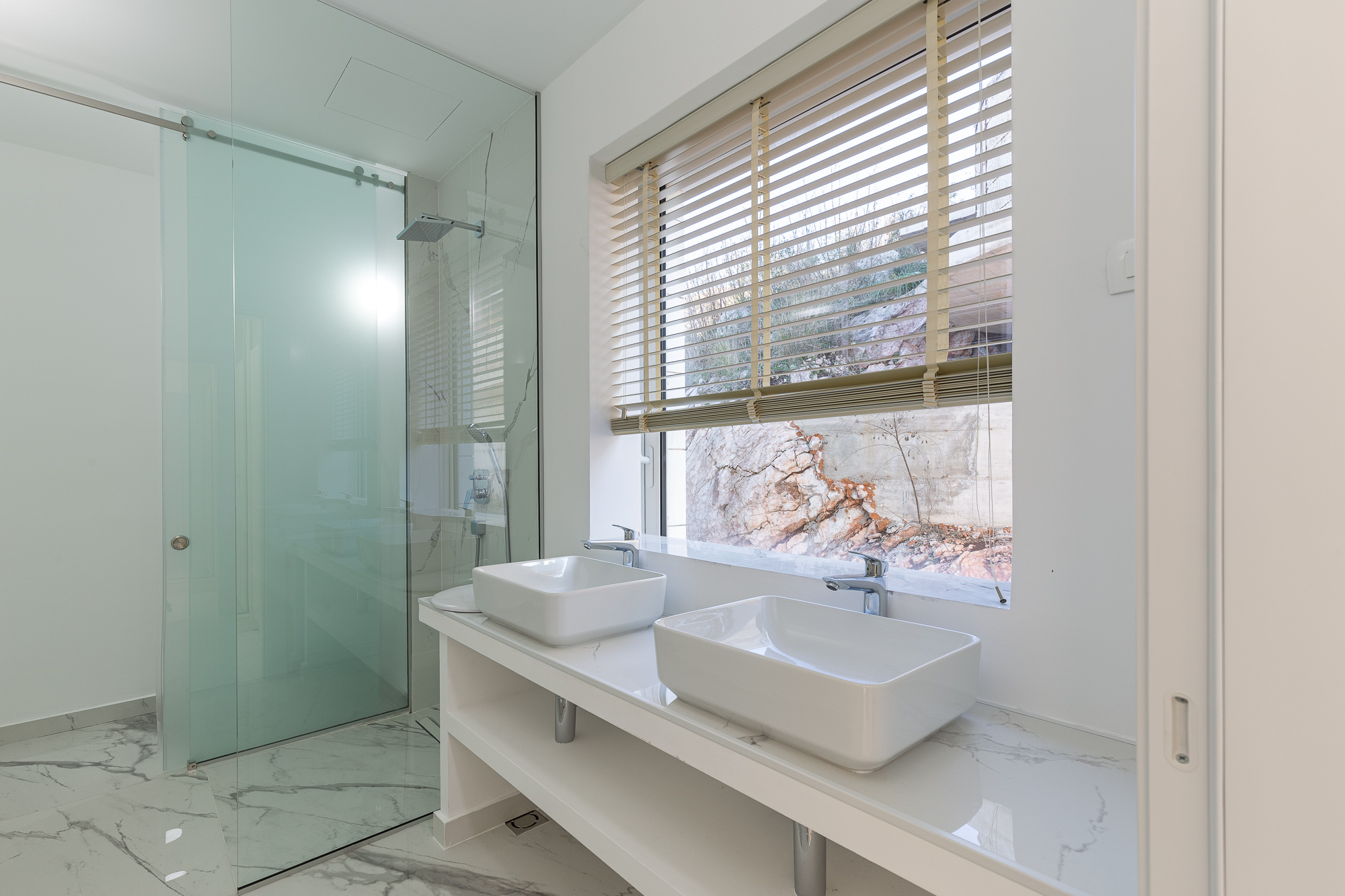 Luxurious villas in the PURE MANSIONS complex