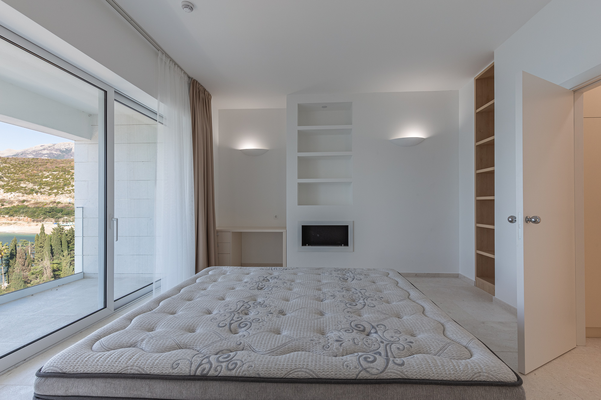 Luxurious villas in the PURE MANSIONS complex