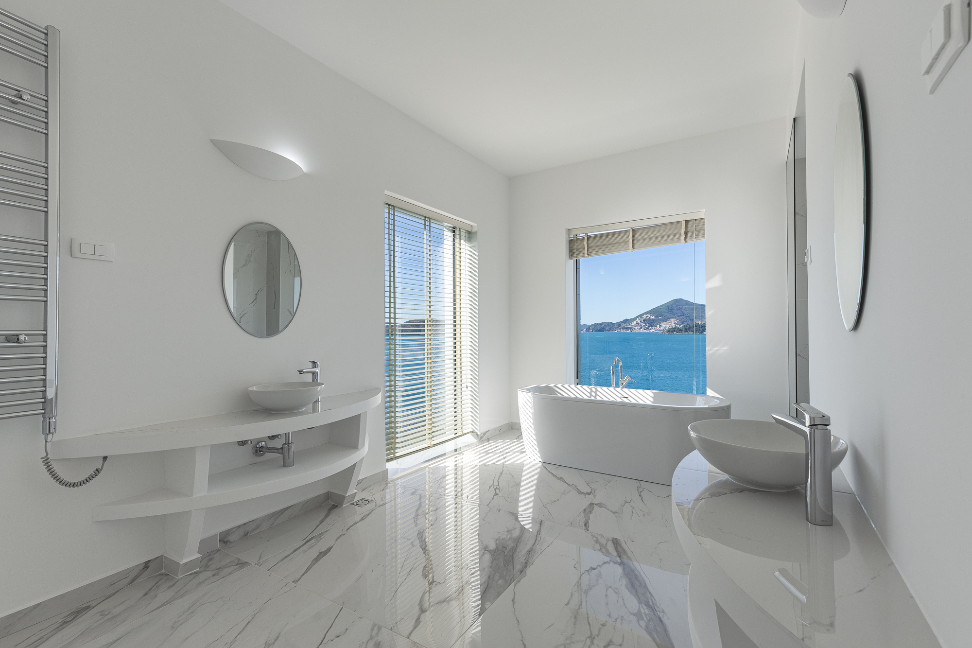 Luxurious villas in the PURE MANSIONS complex