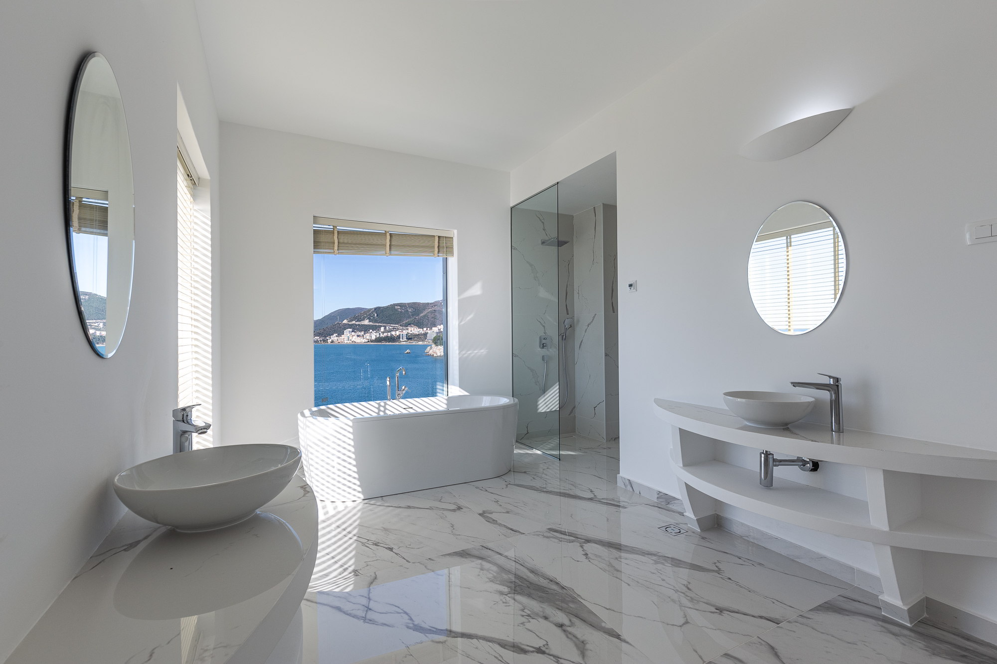 Luxurious villas in the PURE MANSIONS complex