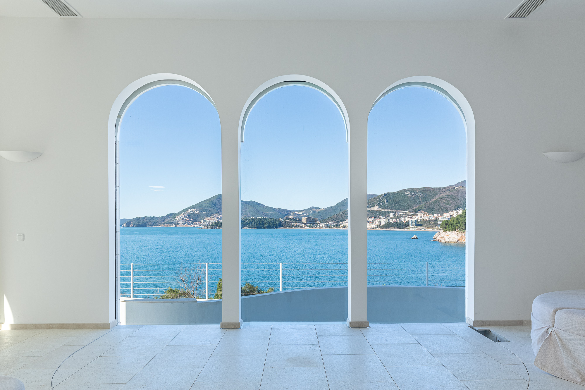 Luxurious villas in the PURE MANSIONS complex