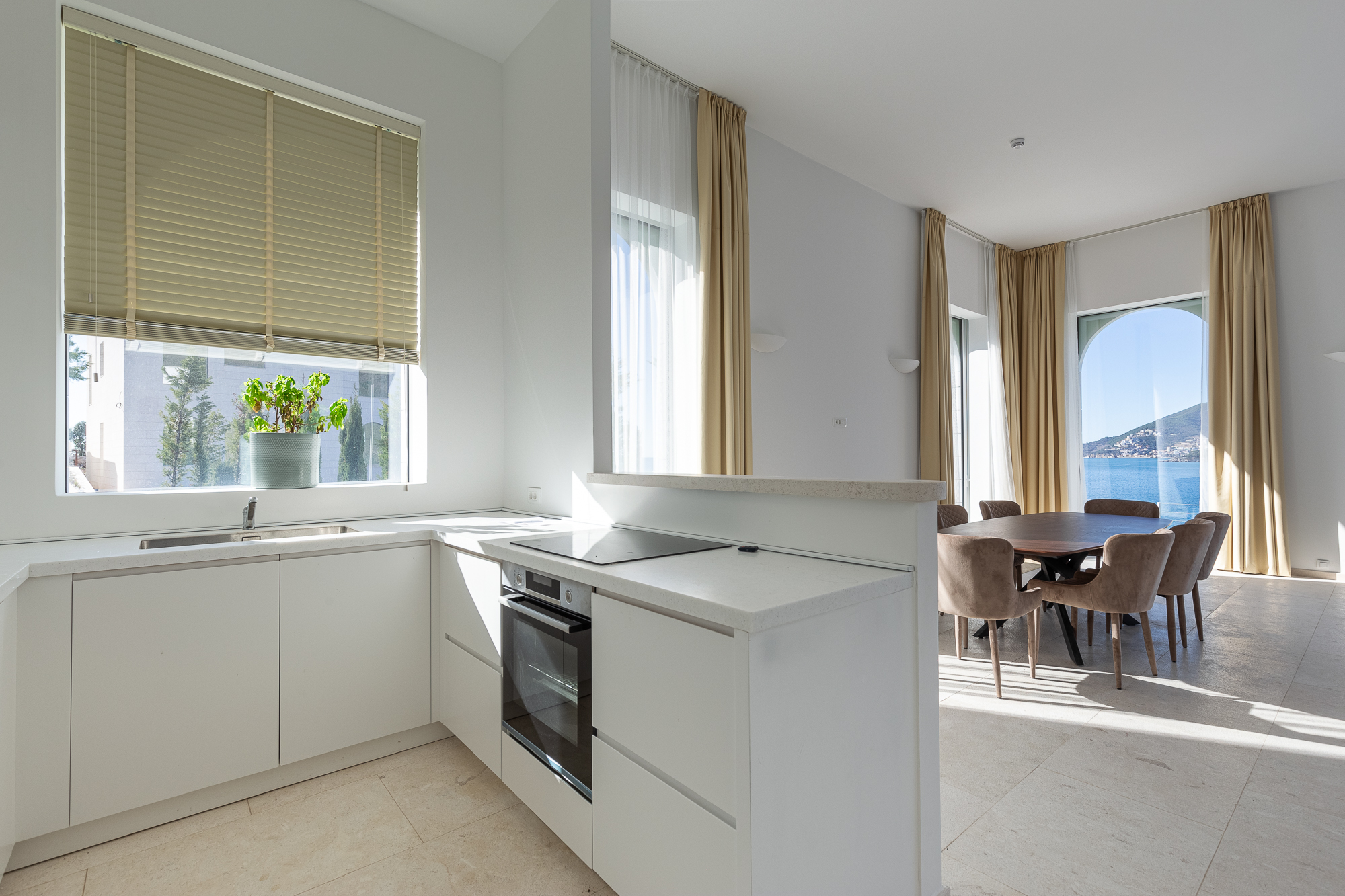 Luxurious villas in the PURE MANSIONS complex