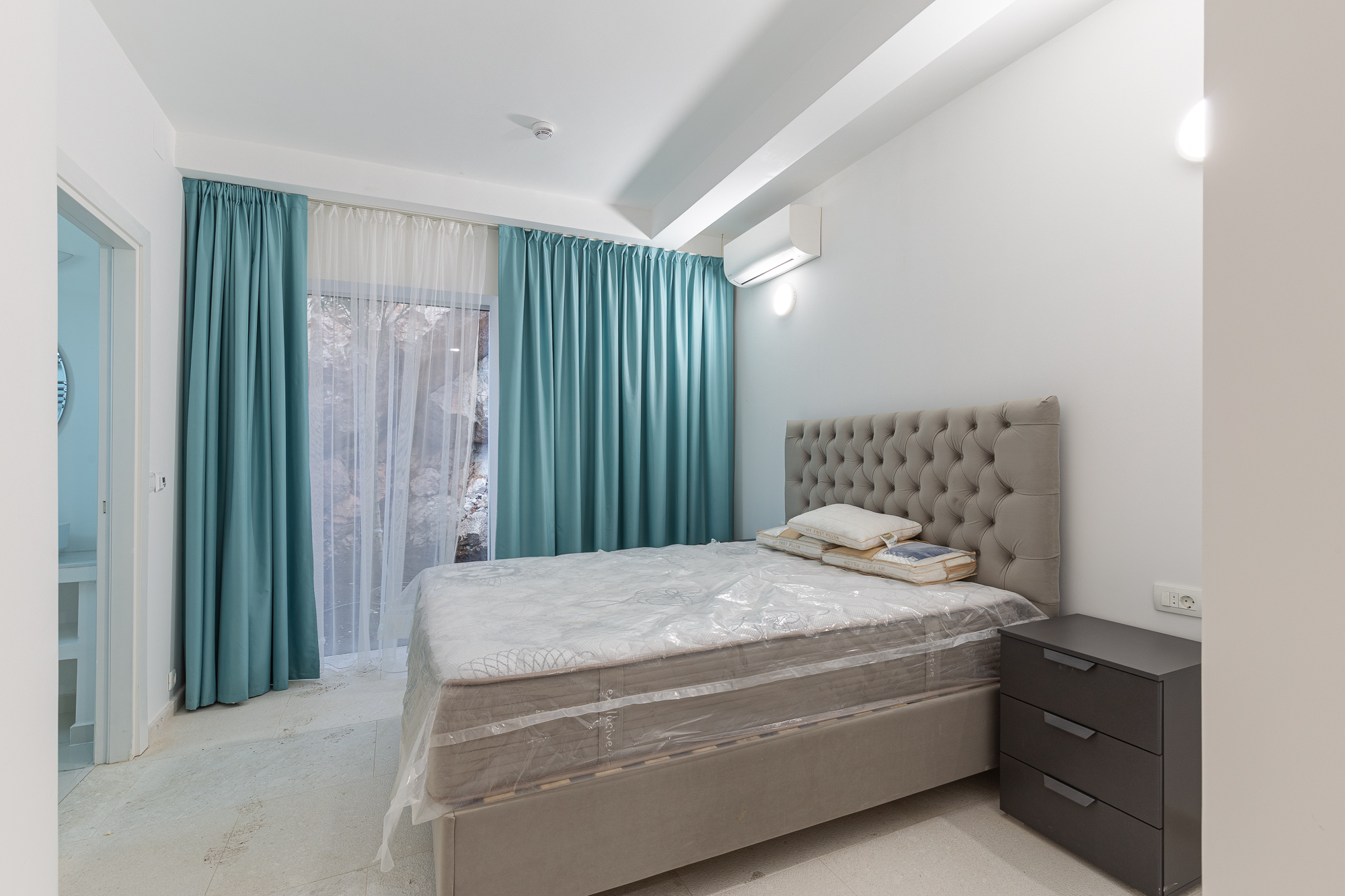 Luxurious villas in the PURE MANSIONS complex