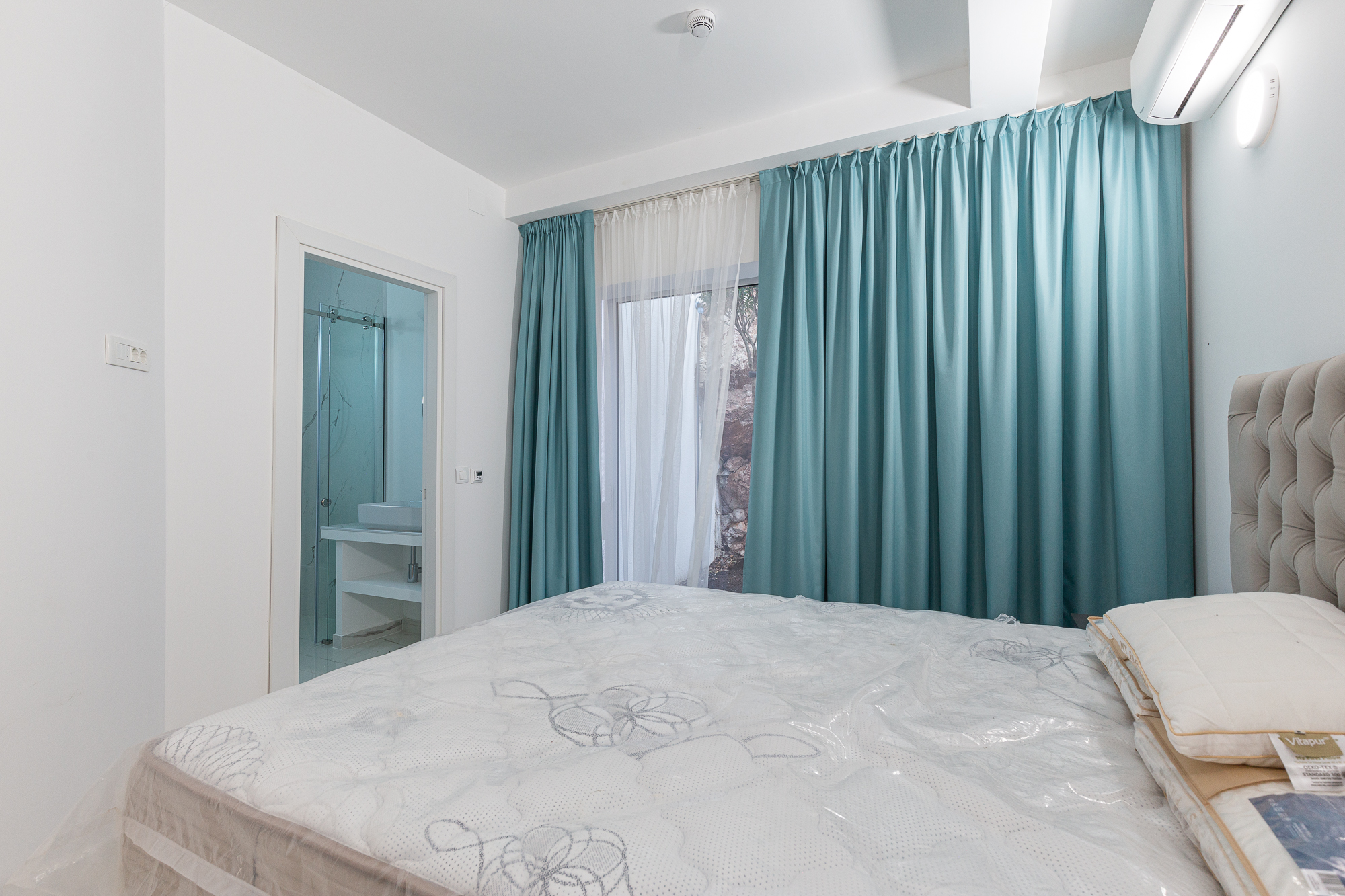 Luxurious villas in the PURE MANSIONS complex