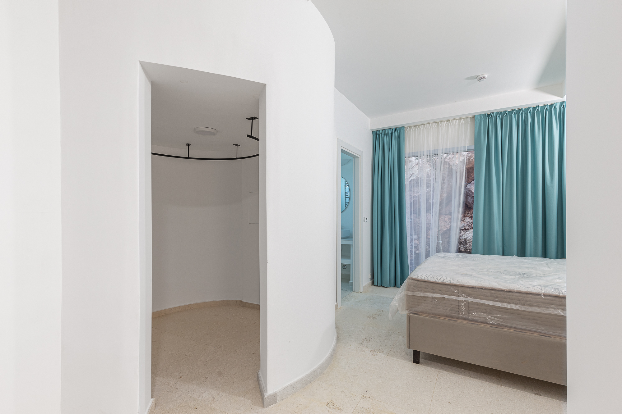 Luxurious villas in the PURE MANSIONS complex