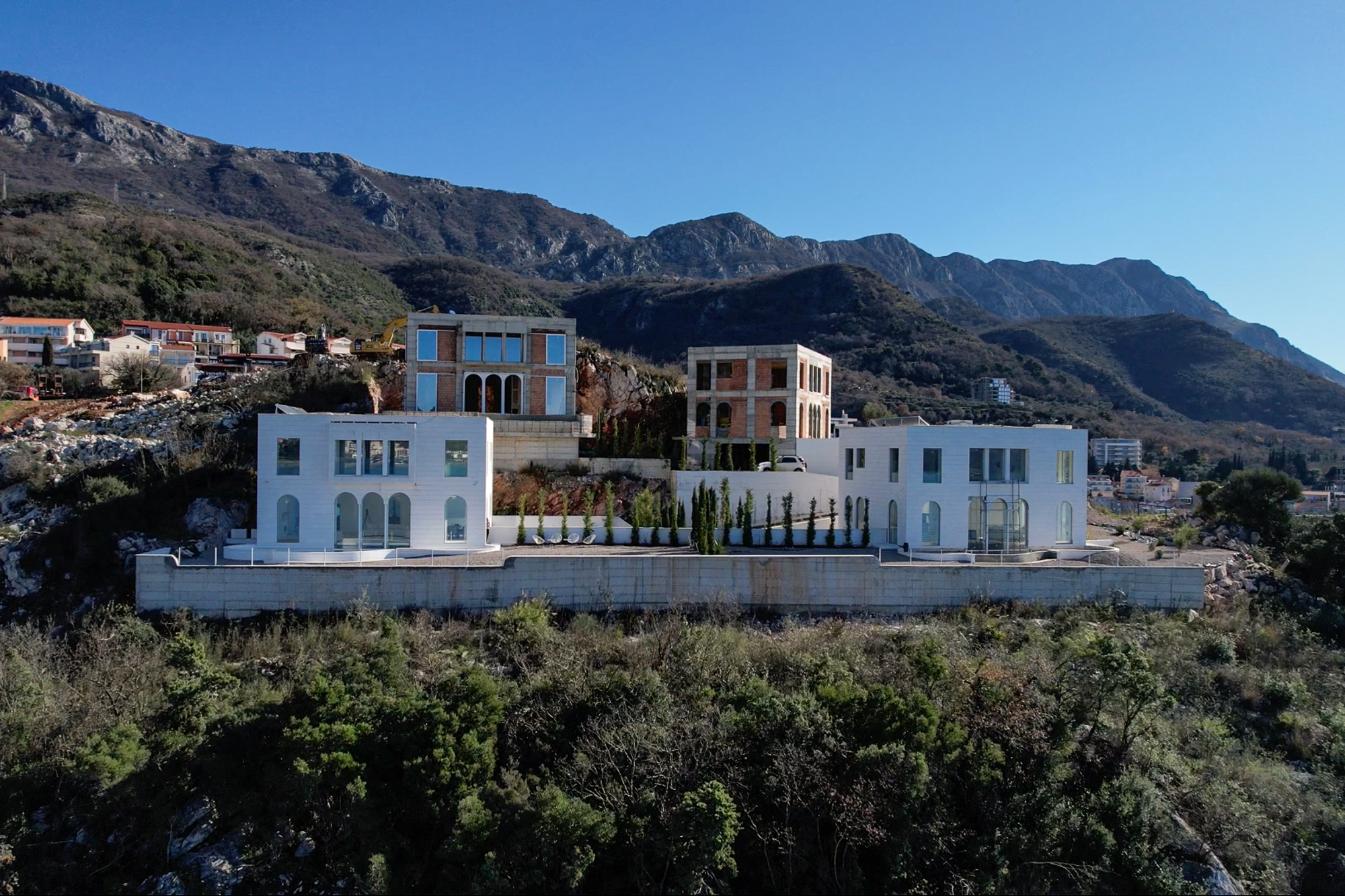 Luxurious villas in the PURE MANSIONS complex