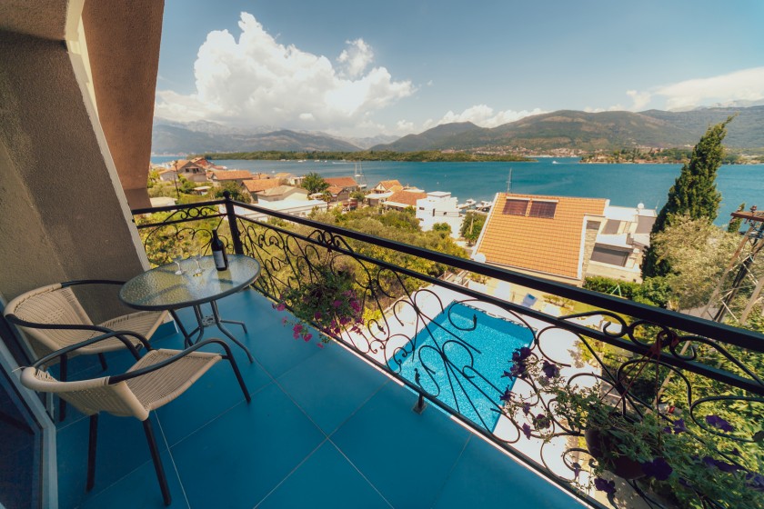 Spacious house with sea views in the picturesque area of ​​Djurashevichi