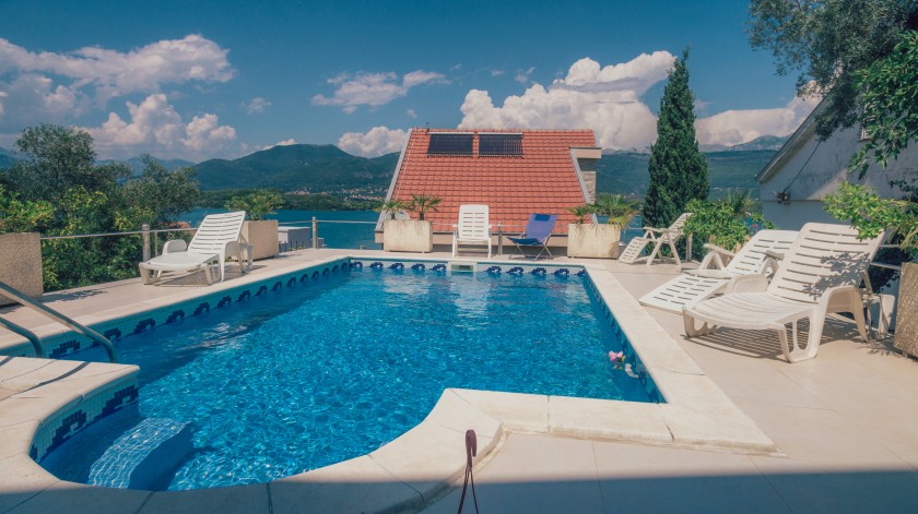 Spacious house with sea views in the picturesque area of ​​Djurashevichi