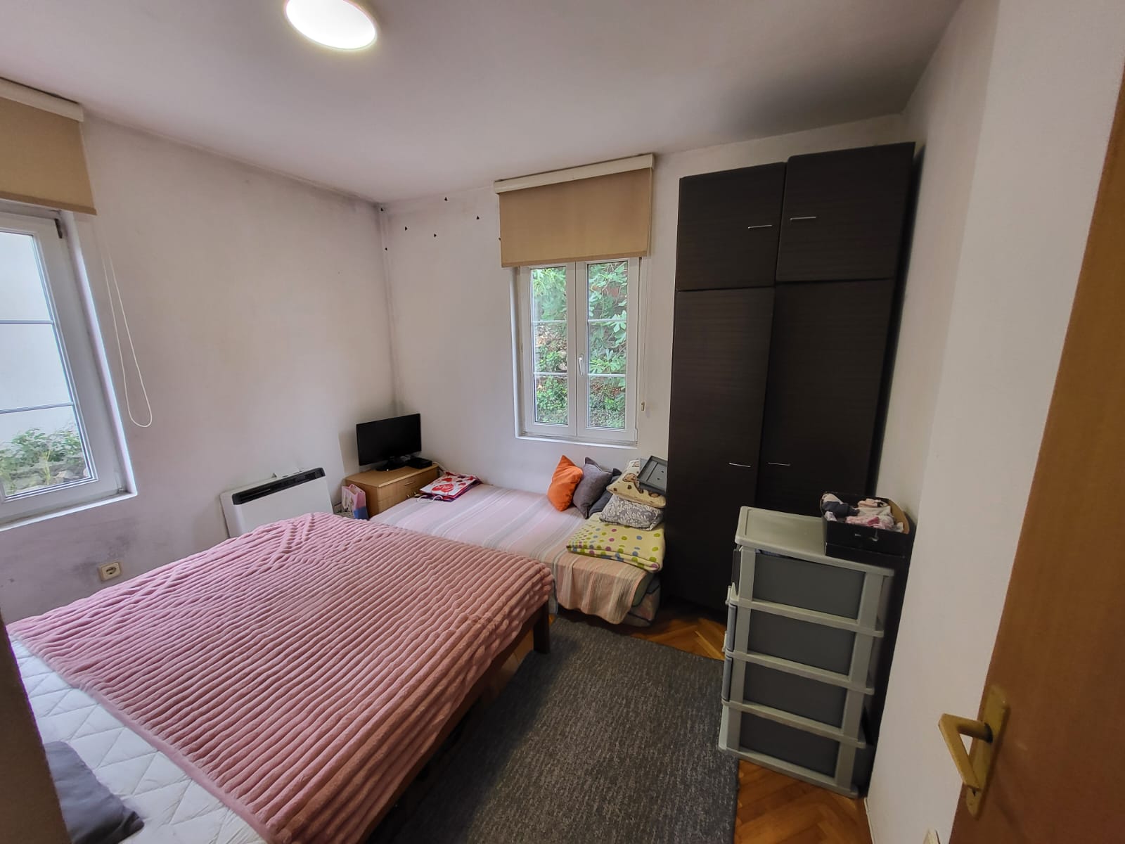 Two-bedroom apartment  in Petrovac in a quiet neighborhood within walking distance from the beach