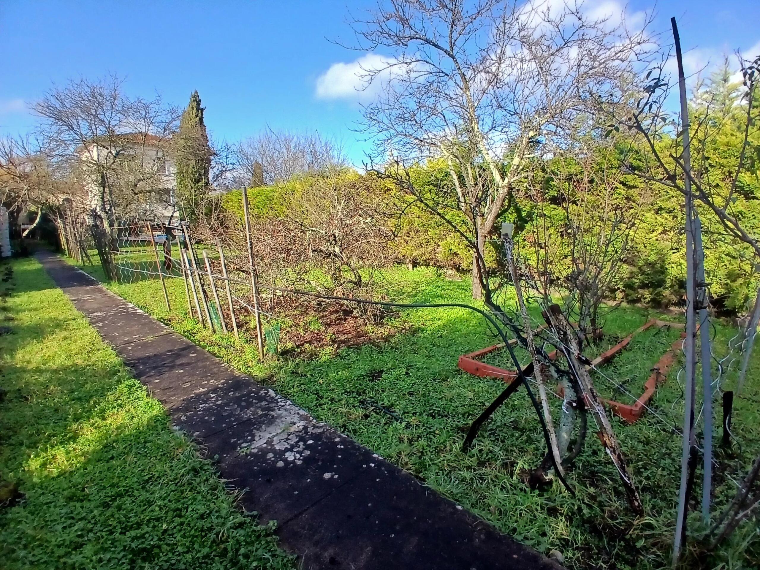 Fabulous house in the heart of Cognac, with pool and garage, Poitou-Charentes – France – BVI84094