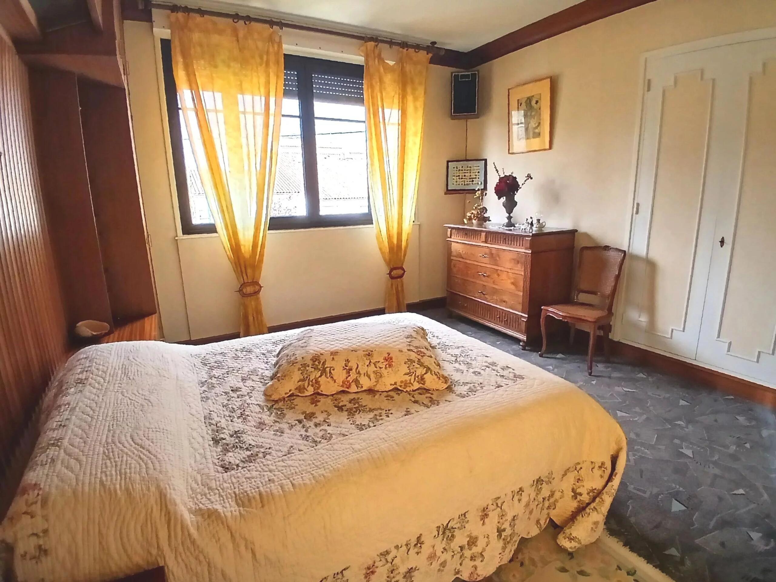 Fabulous house in the heart of Cognac, with pool and garage, Poitou-Charentes – France – BVI84094